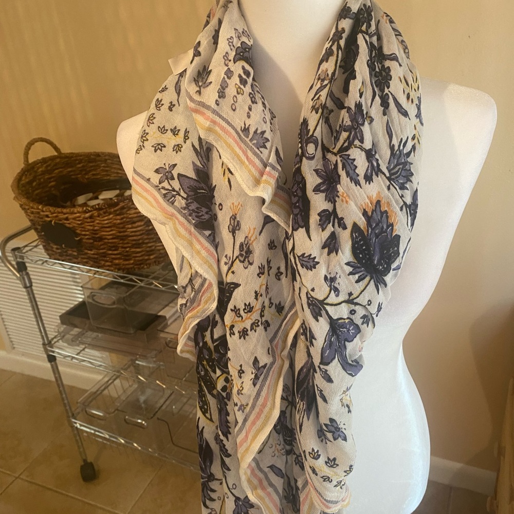 Elegant Scarf!